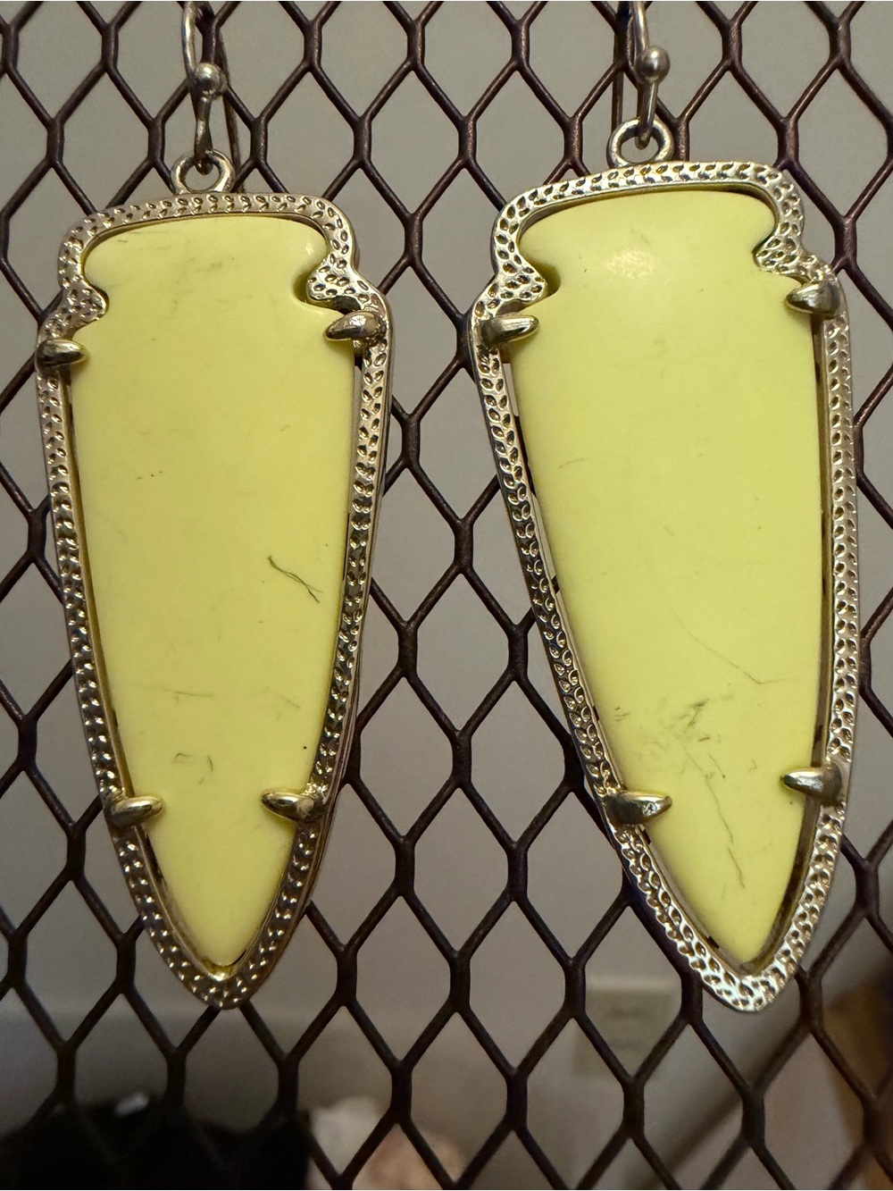 RetiredKendra Scott Yellow Skylar Dangle Earrings